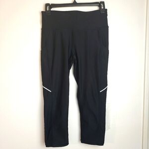 Xersion Fitted Black  Deep Pockets Three Inch Waist Capri Leggings   Size S